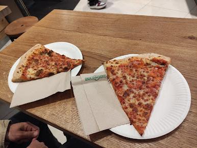  Foto’s van New York Pizza Amsterdam