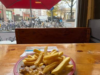 Reviews over Snackbar 'T Centrum, Haarlemmerplein 4, Amsterdam